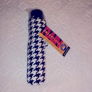 Essentials Houndstooth pattern Umbrella & cover